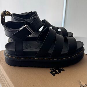 Excellent Dr. Martens Black Chunky Platform Sandals Black Leather So Cute Size 8